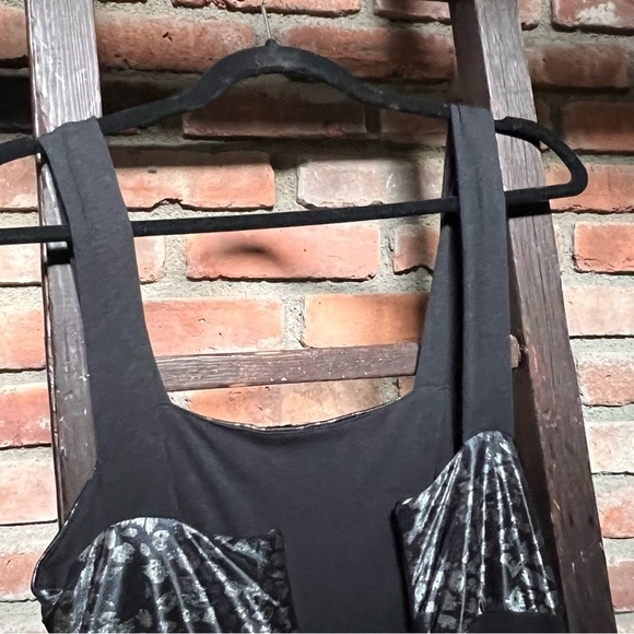 Muumuu Heaven Kilia Dress  black with silver animal print bust size Medium - Picture 10 of 12